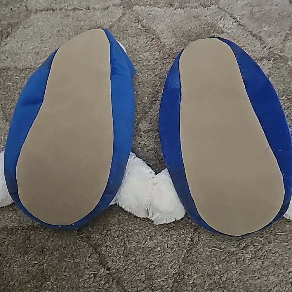 Cinnamoroll Fuzzy Slipper - Picture 3 of 4